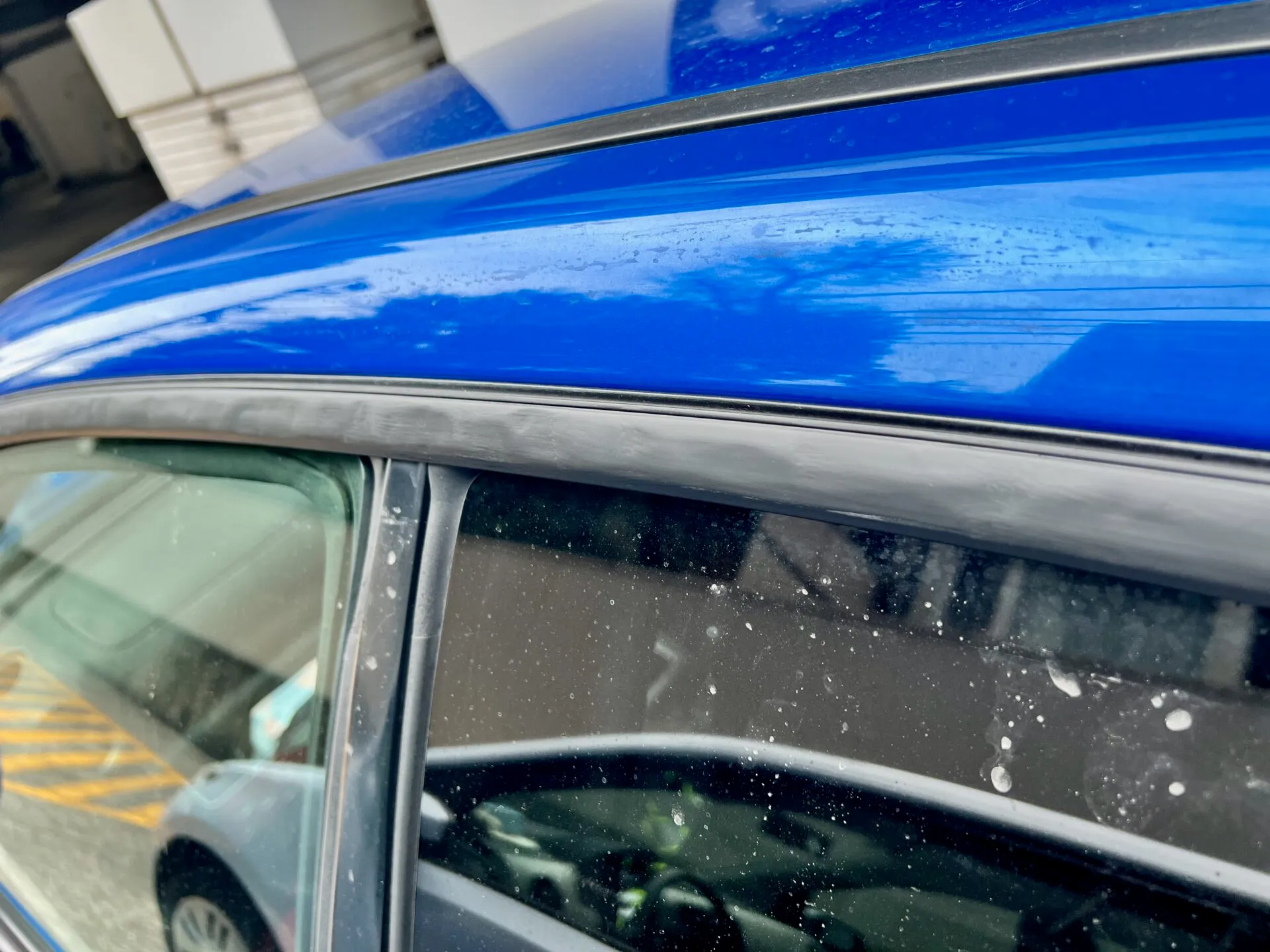 インプレッサGDBのサイドバイザーの撤去